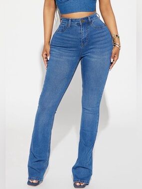Booty Lifting Stretch Bootcut Jeans - Size 9 NWT